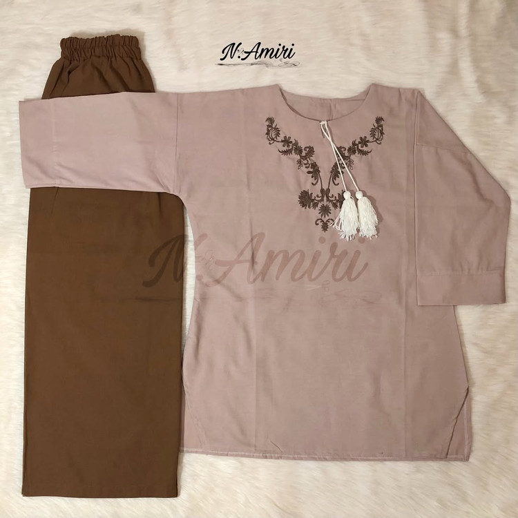 ست شومیز گلدوزی و شلوار قهوهای