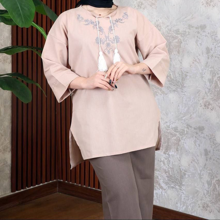 ست شومیز گلدوزی و شلوار طوسی