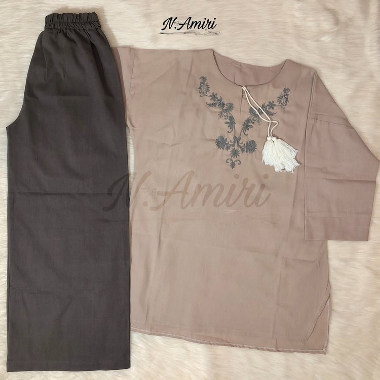 ست شومیز گلدوزی و شلوار طوسی