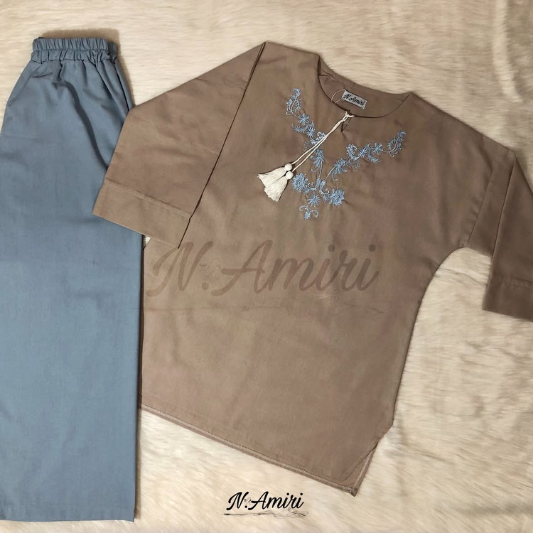 ست شومیز گلدوزی و شلوارآبی روشن