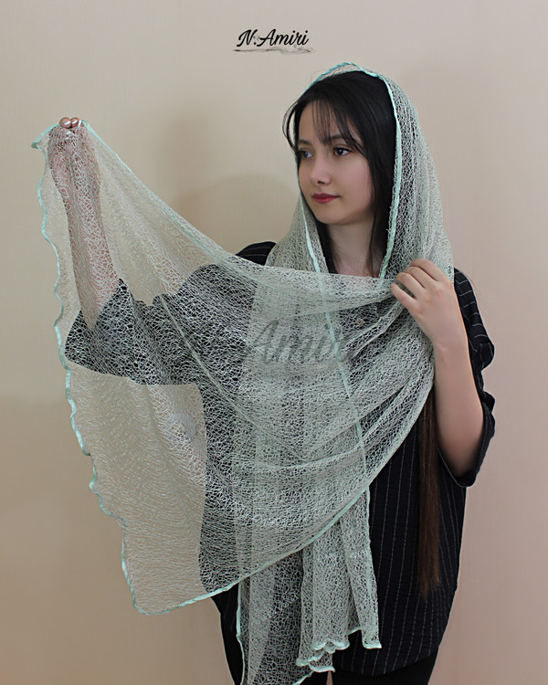 شال ابریشم سبز آدامسی