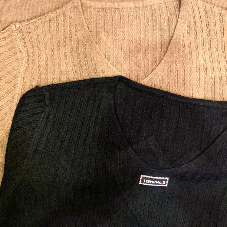 بلوز بافت زنانه رنگ مشکی و رنگ نسکافهای